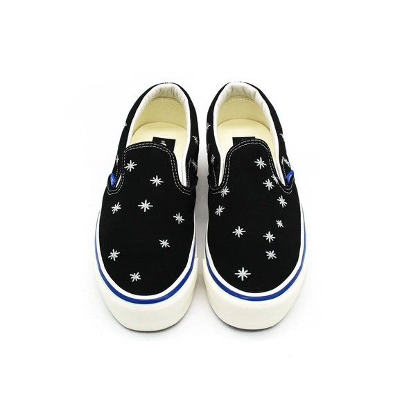 Better™ Gift Shop - AOI Industry / Vans - Black "KiraKira" Slip On GLOW IN DARK - Picture 5 of 13